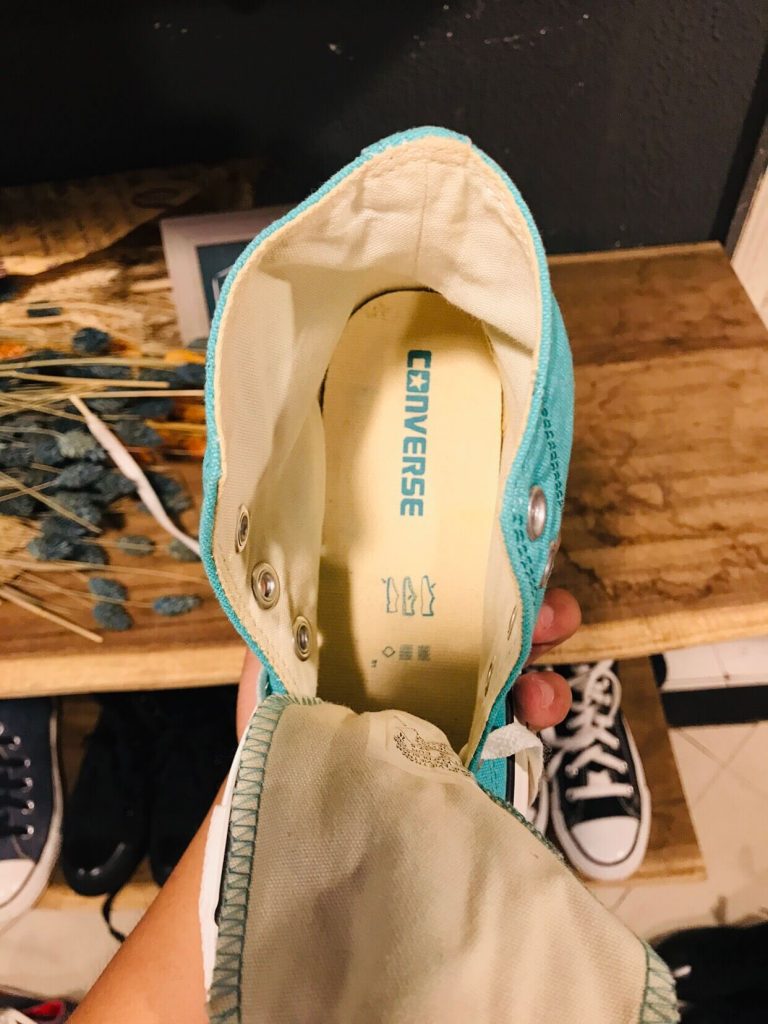 Mặt trong giày converse secondhand